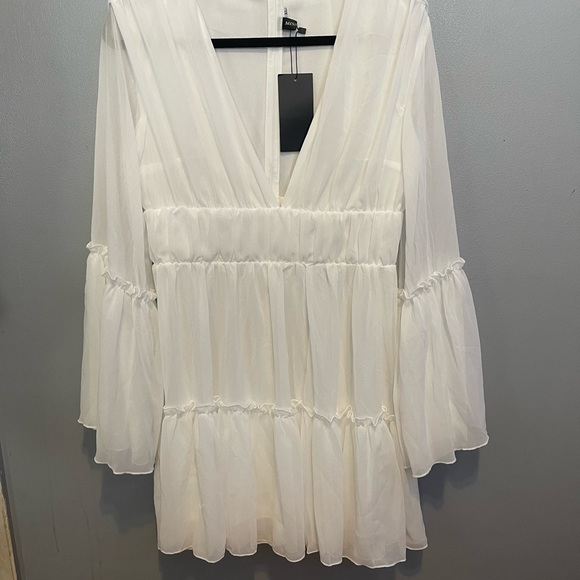 White Flowy arm Dress - Picture 7 of 10